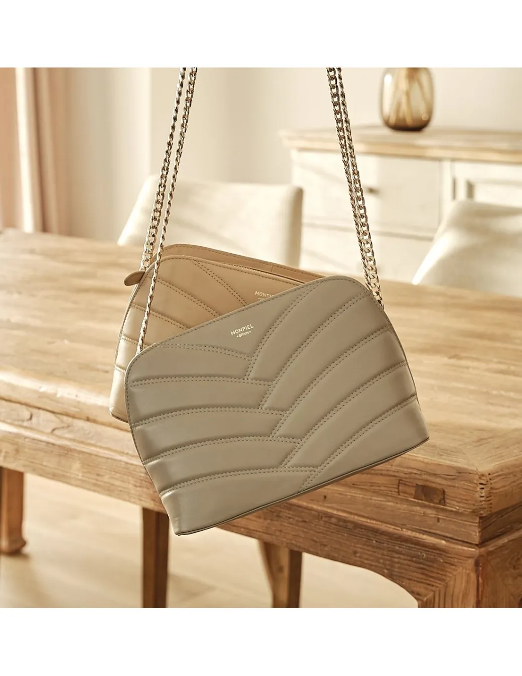 Women'S Leather Bag^MONPIEL Quilted Leather Bag With Gold Chain Mole