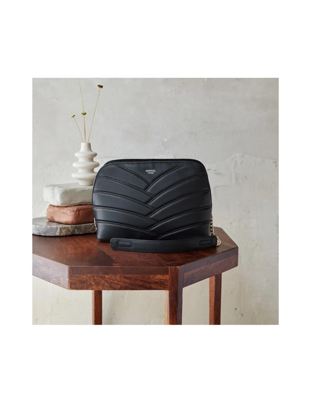 Women'S Leather Bag^MONPIEL Quilted Leather Bag With Gold Chain Black